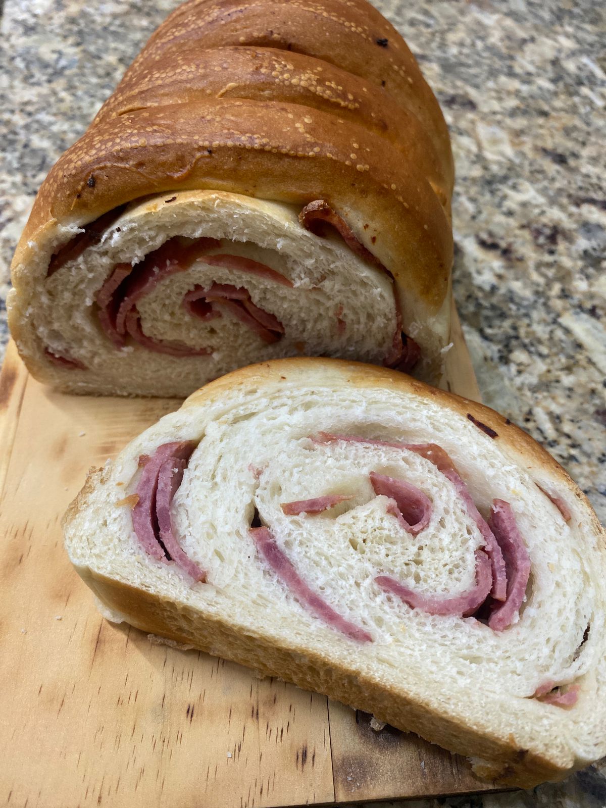 Pão recheado com calabresa II.jpg